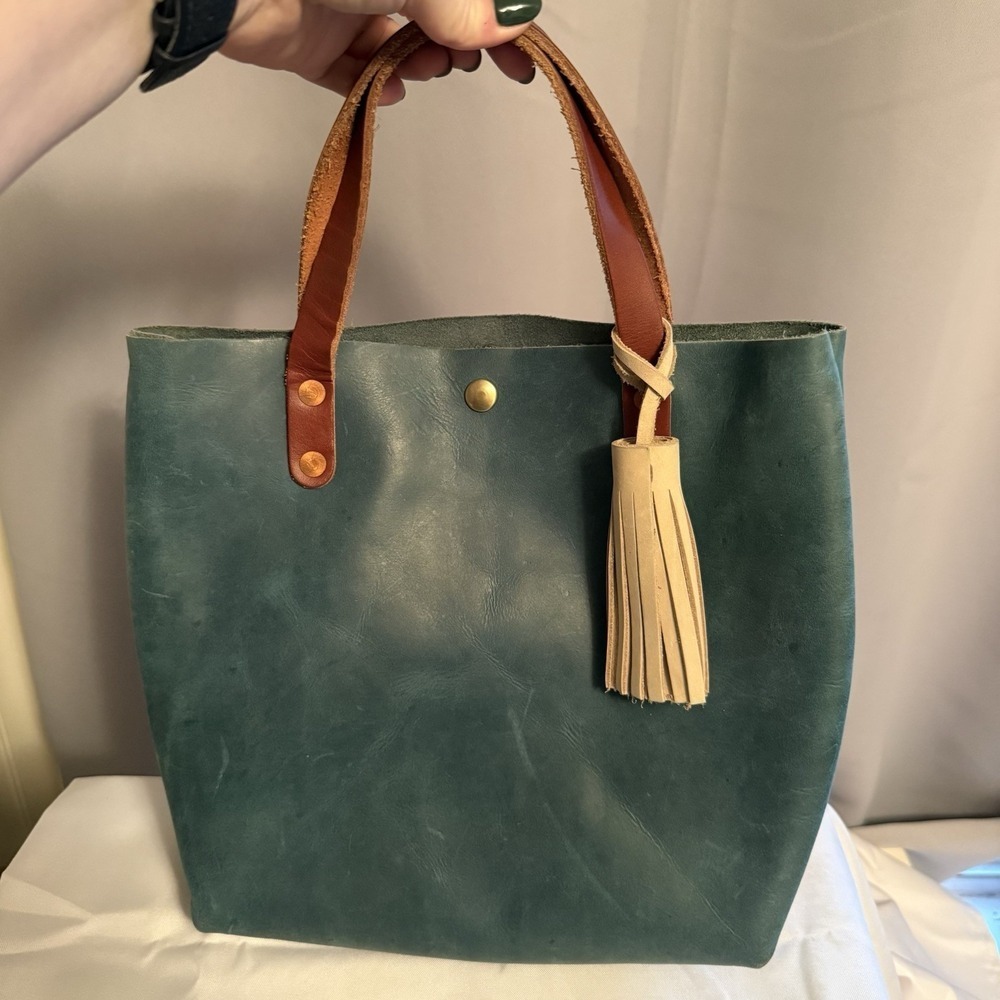 KMM & Co. MINI TOTE BAG ATLANTIC BLUE LEATHER CROSSBODY SHOULDER BAG TASSEL EUC